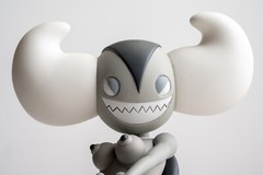 Huck Gee Kidrobot AKUMA BOMB AKUMABOMB Grey Skully version Edition of 500 2007