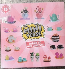 LOT OF 15/DISPLAY CASE MGAs Miniverse Make It Mini Lifestyle Series 2