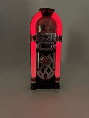 Disney HANNAH MONTANA 8″ Juke box – Lights Up Multiple Colors PLAYS 2 SONGS 2007