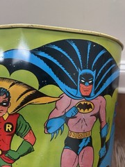 Vintage 1966 Batman & Robin Metal Trash Can Waste lithograph Cheinco 11.5″ Wear