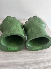 MARVEL INCREDIBLE HULK FOAM SMASH FIST HANDS GLOVES 2003 UNIVERSAL WORKING SOUND