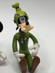 DISNEY GOOFY RACE CAR DRIVER PVC FIGURE/2010 Disney MM Race Cake Topper