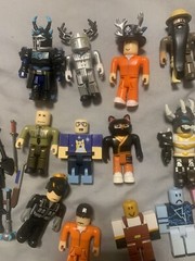 Roblox Toys Lot Of 18 Action Figures And Assorted Accessories *No Codes*