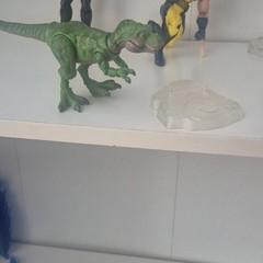 Jurassic Park Amber Collection Juvenile Tyrannosaurus Baby T-Rex Figure