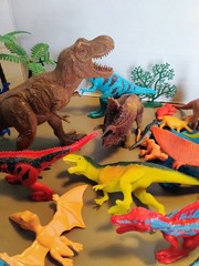 Lot of 100 Dinosaur Toys Mixed Rubber & Plastic Figures Unknown Brands