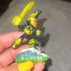Activision Skylanders Chop Chop Figure – Gold/Black/Red w/ Sword & Shield