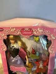 SEE AD Disney Store Deluxe Singing AURORA Sleeping Beauty doll