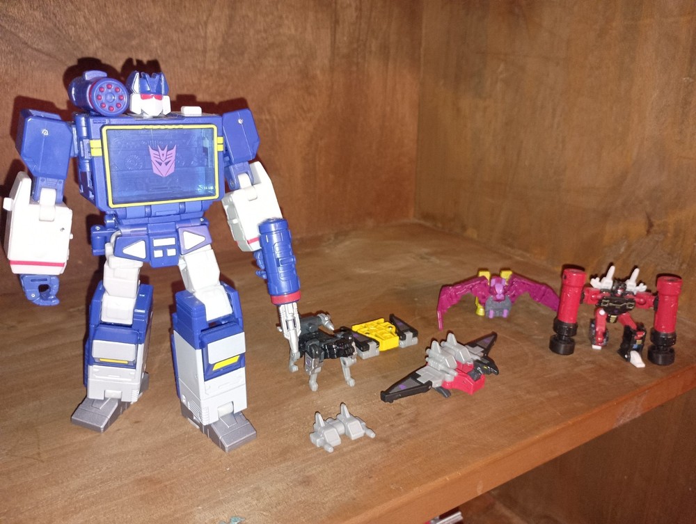 TRANSFORMERS THE MOVIE STUDIO SERIES 86 SOUNDWAVE w/ 86 Frenzy and mtmte Rathat