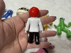 LOT OF 8 RAINBOW FRIENDS FIGURES ROBLOX 8 DIFFERENT CHARACTERS