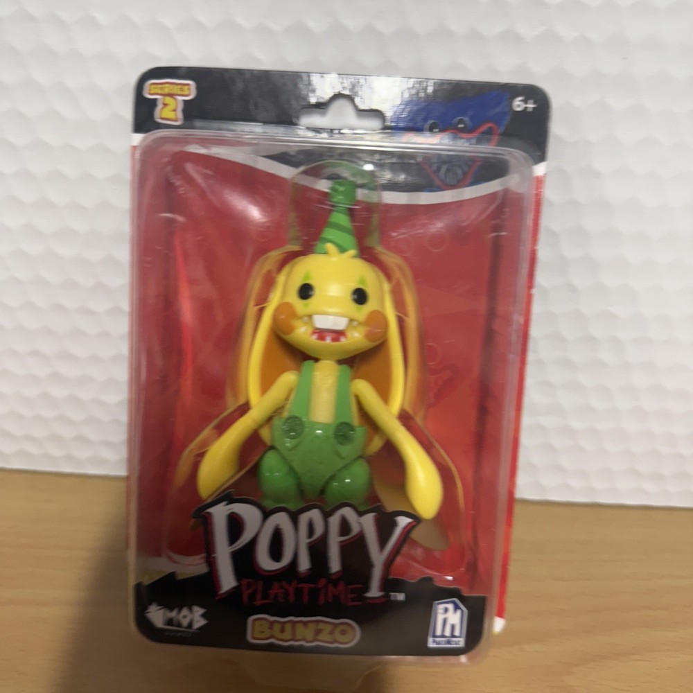 Bunzo series 2 Poppy Playtime Yellow Bunny With Green Overalls And Party Hat