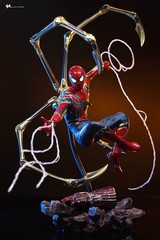 Hot Toys Marvel Avengers End Game Iron Spider Spider-Man 2.0 MMS761 1/6 Sideshow