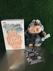 Black Secret Edition Collectable LAb Monster with Rainbow Teeth brand new sealed