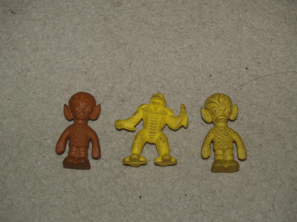 Diener Eraser Lizard Man & 2x Alien 2″ figure yellow rubber yellow brown
