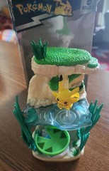 Pokemon Select Shoreside Lake Environment & Figure Display Set *Pikachu & Lotad*
