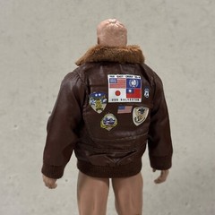SU-TPGN-JKT: 1/12 Top Gun Zipper Aviator Jacket for 6″ Muscular body