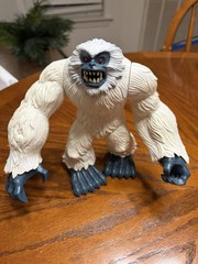 Toys R Us 7.25″ Tall Yeti Monster Chap Mei Action Figure Abominable Snowman 2015