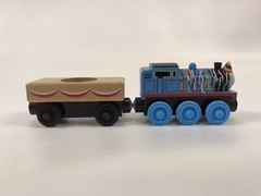 Thomas Wooden Train Happy Birthday Thomas & Cake Cargo Car Y4501 2012 Gullane