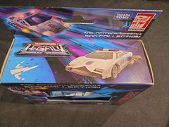 Hasbro Transformers Diaclone Universe Clampdown 5.5 inch Action Figure – F5761