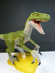Jurassic Park World Amber Collection Charlie Velociraptor Mattel