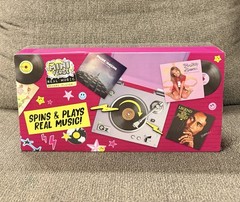 MGA’s Miniverse Real Vinyl Playable Music Record Player – IN HAND