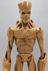Hasbro Marvel 2016 Guardians of the Galaxy Growing Groot Action Figure