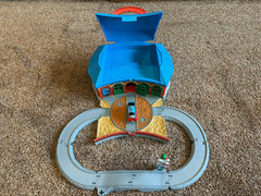 Thomas Take-a-long Roundhouse Play Set by Learning Curve