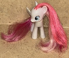 My Little Pony G4 Diamond Rose Friendship Is Magic – Preowened