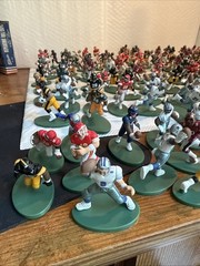 Lot of 100+all teams Mini Player Figures McFarlane style, 1997