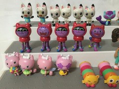 Dreamworks Polly Pocket Gabby’s dollhouse & assorted toy figures lot