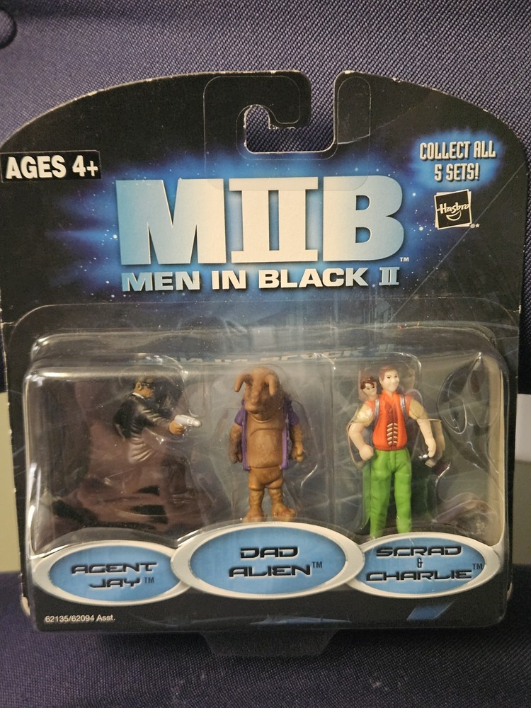 2002 Hasbro MEN IN BLACK II Agent Jay with Dad Alien, Scrad&Charlie New HTF Rare