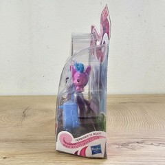 Hasbro My Little Pony Rarity G4 Brushable with Suitcase Butterfly Pet MLP 2011