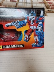 Hasbro Transformers Generation One Commemorative Ultra Magnus Import New