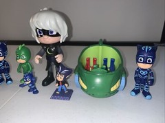 Rare PJ Masks Action Figure Lot w/ Vehicle !