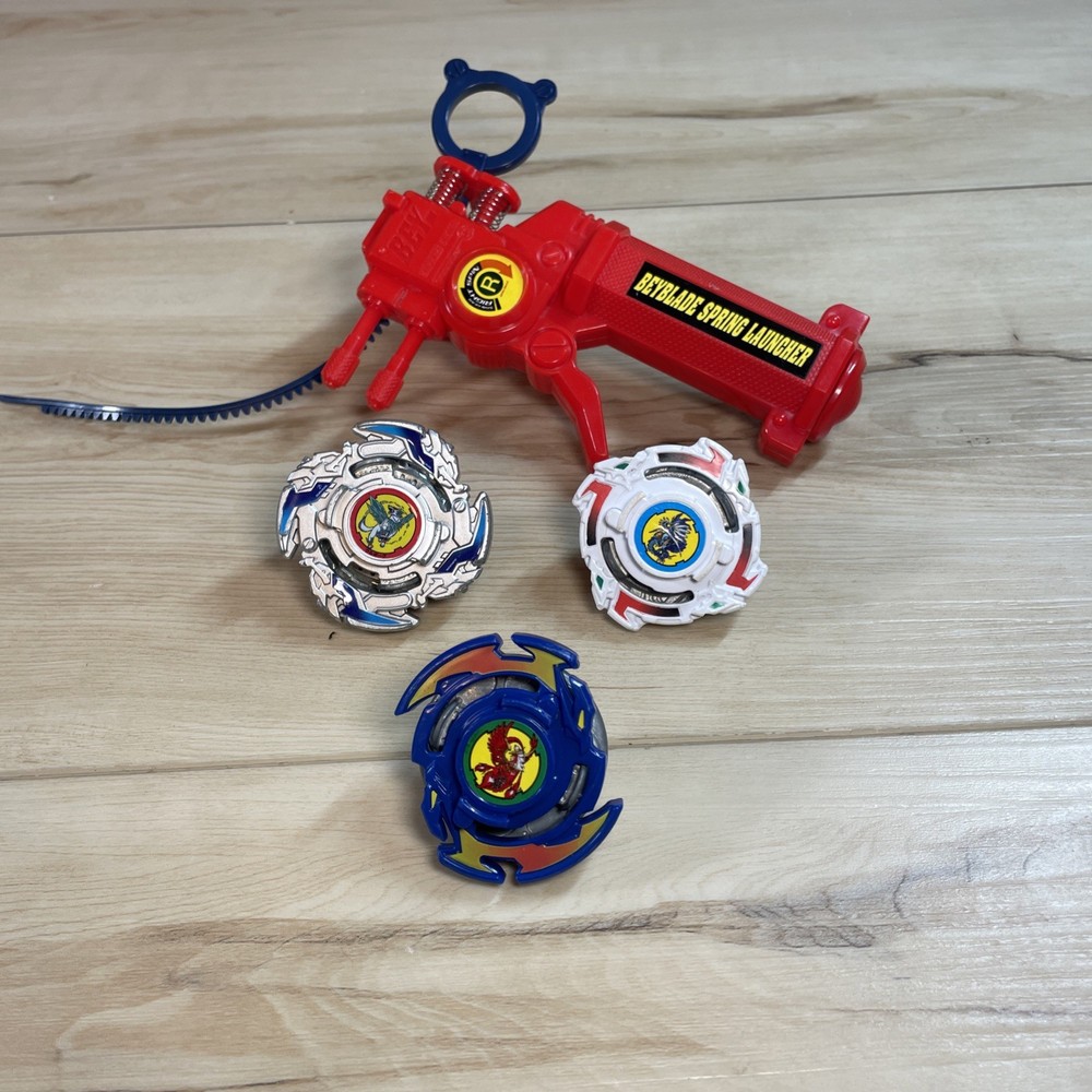 Lot of 3 Vintage Beyblades and Launcher Takara Hasbro 90s