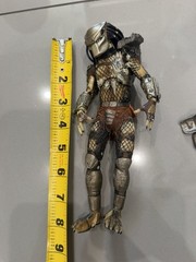NECA Predator Hunter 2013 Comes As Shown