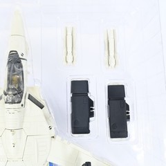 Yamato Macross 1/48 VF-1A Valkyrie Maximilian Jenius Variable Fighter Figure