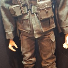 Vietnam War Army Action Figure w/ Helmet & Gun Green Brown Black Plastic Fabric