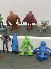 CARTOON NETWORK TV SHOW BEN 10 MINI ALIEN FORCE FIGURINE SET OF 9 FIGURES LOT