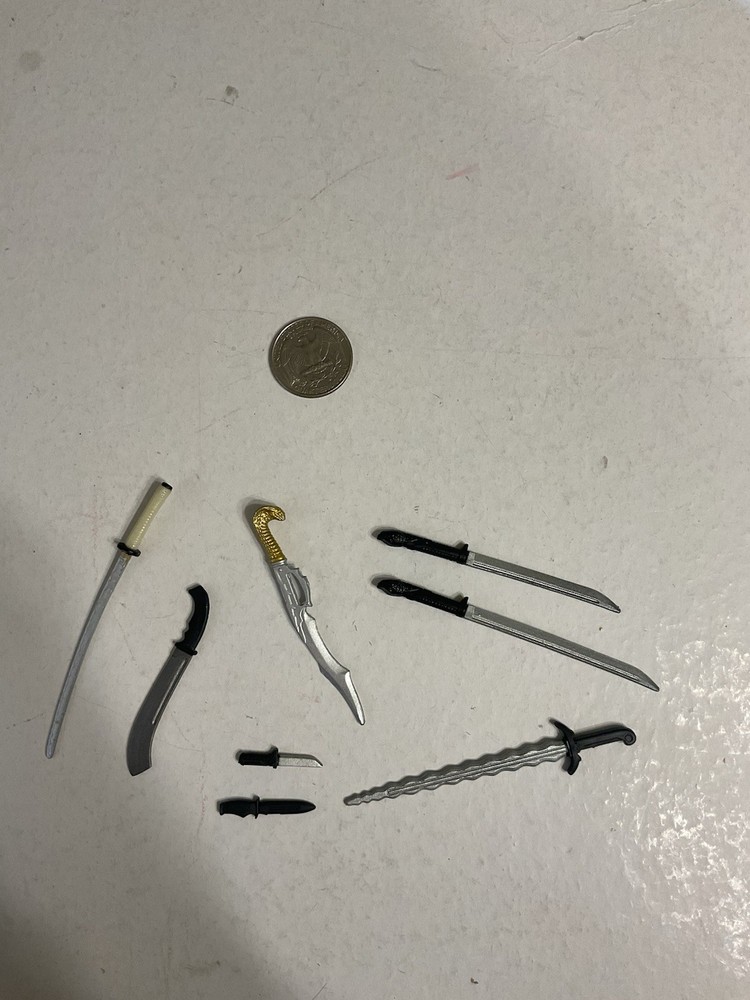 A Lot Of 8 Swords And Knives For 6 Inch Action. Figure