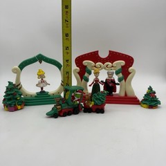 Dr. Seuss How the Grinch Stole Christmas Whoville Playset Complete Toys Vintage