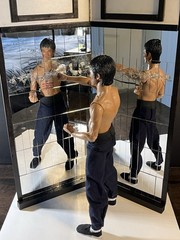 BRUCE LEE 1:6 ENTER THE DRAGON MIRROR ROOM FIGURE W 2+ OUTFITS,WEAPONS & HANDS