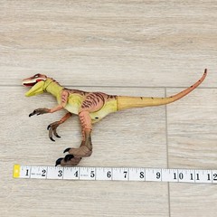 Jurassic World Amber Collection Velociraptor Echo Dinosaur Figure Mattel 12″