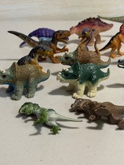 Jurassic Park Lost World Mini Hatchling Lot Of 20 T-rex Carnotaurus Collection