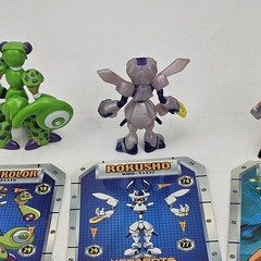 Medabots Action Figure Lot 7 Hasbro Takara Tomy 2.5” Mini Figures With Cards