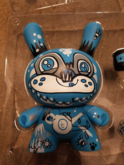 KIDROBOT Dunny 3 Bears Jon Burgerman TEA 8″ Urban Vinyl Figure Bee Cup Honey USA