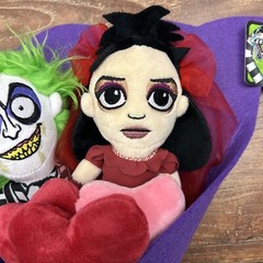 BEETLEJUICE & LYDIA Valentine’s Day 13″ Plush Bouquet 2025 Ruz NEW Hearts