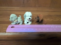Puppy In My Pocket Lot – 3 Dog Houses & 3 Flocked Puppy Figures 2007 MEG