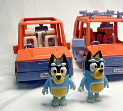 Bluey Toy Lot Action 13 Figures 2 Vehicles 6 Pieces Furniture Moose Toys