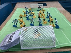Soccer Guys Yellow/Black vs Blue/White Sports Action Figures That Inspire USED