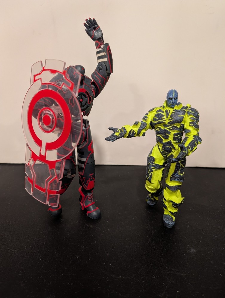 Disney Tron 2.0 IC Regular w/Shield & Thorne 7in. Action Figures NECA 2003